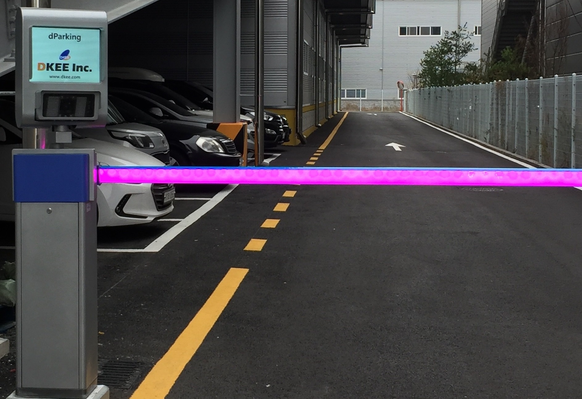 Car parking system with LPR