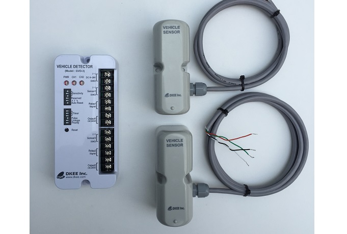 Loop coil-free vehicle detector - 2 channels